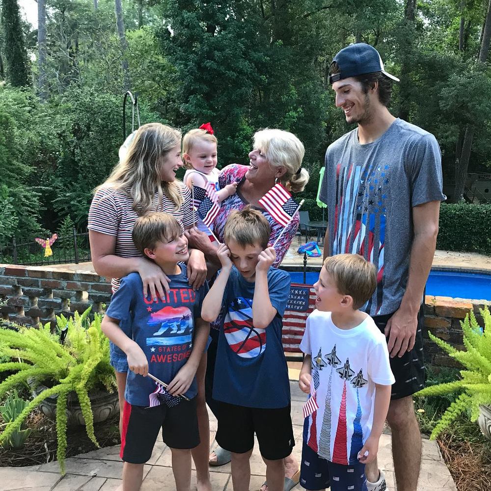 Meet your Posher, Amy